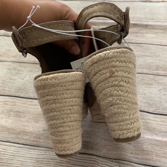 Universal Thread Espadrille Shield Wedges - Picture 5 of 8